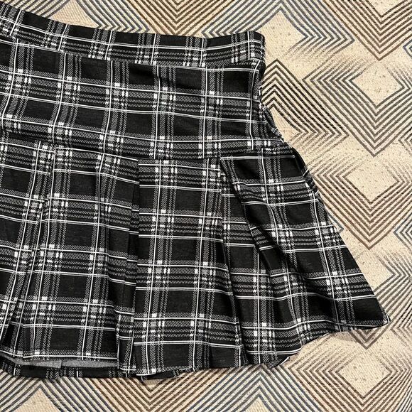Hesperus Plaid Skirt - Picture 3 of 5